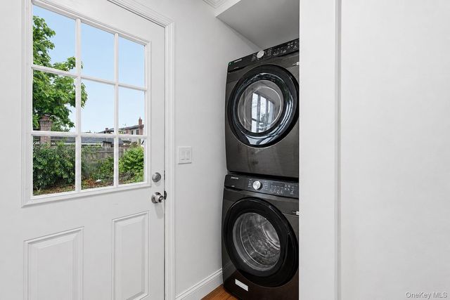 606 Catskill Avenue, Lindenhurst, NY 11757