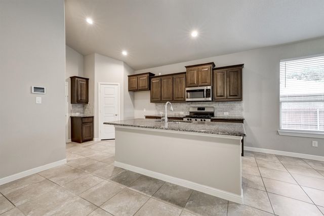 601 Redding Drive, Saginaw, TX 76131