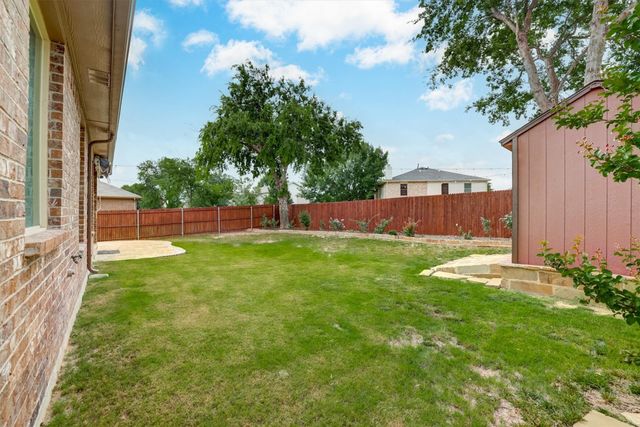 601 Redding Drive, Saginaw, TX 76131