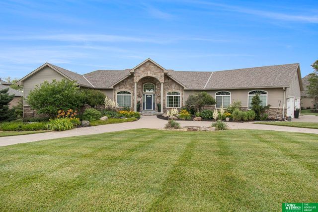 17808 S Reflection Avenue, Bennington, NE 68007