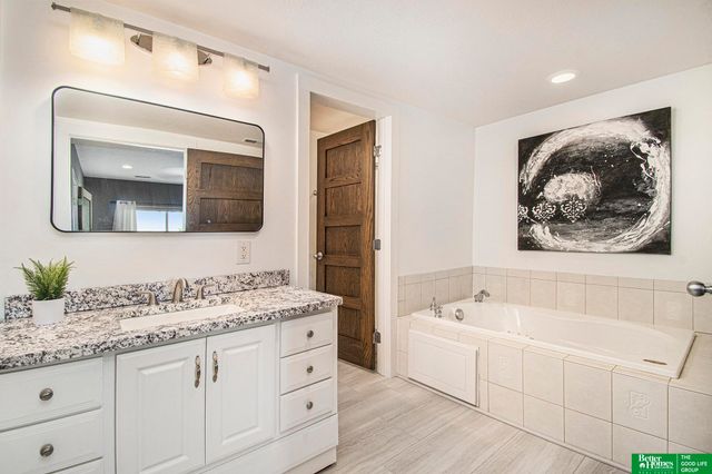 17808 S Reflection Avenue, Bennington, NE 68007