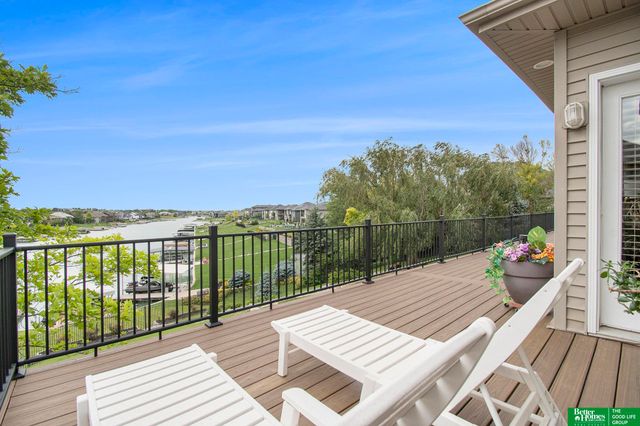 17808 S Reflection Avenue, Bennington, NE 68007