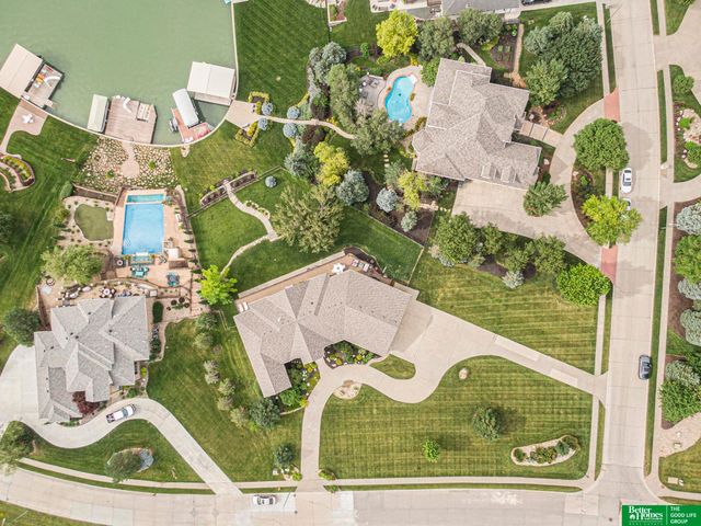 17808 S Reflection Avenue, Bennington, NE 68007