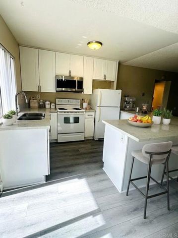 7838 Cowles Mountain Court C6, San Diego, CA 92119