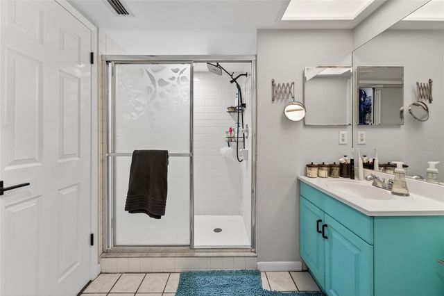 4871 PURITAN CIRCLE, Tampa, FL 33617