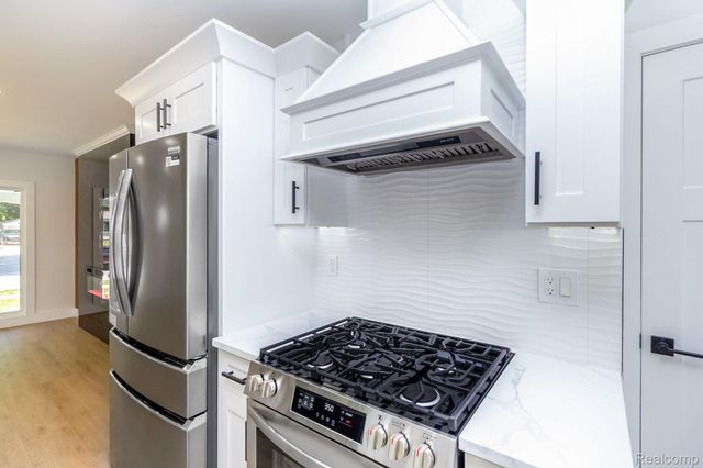 2018 Kenwood Court, Royal Oak, MI 48067