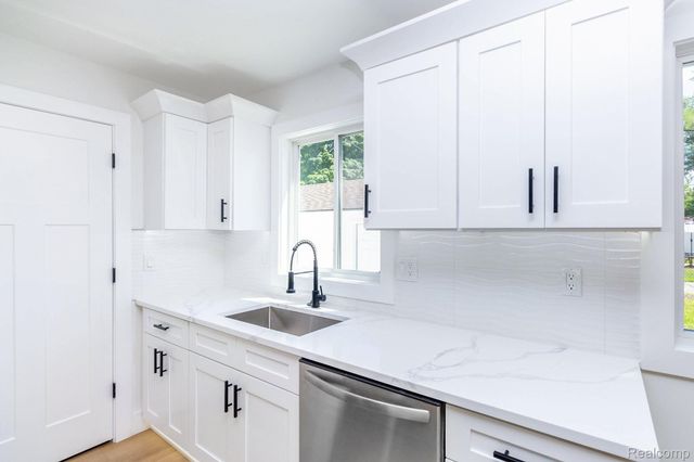 2018 Kenwood Court, Royal Oak, MI 48067