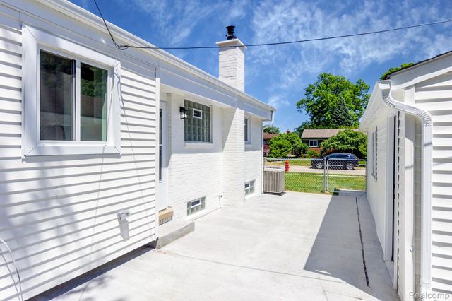 2018 Kenwood Court, Royal Oak, MI 48067