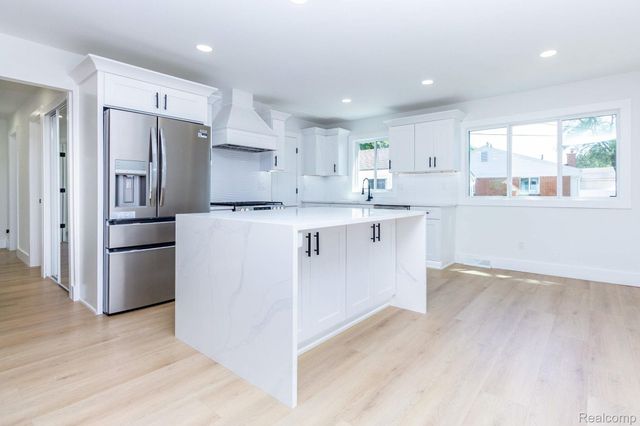 2018 Kenwood Court, Royal Oak, MI 48067