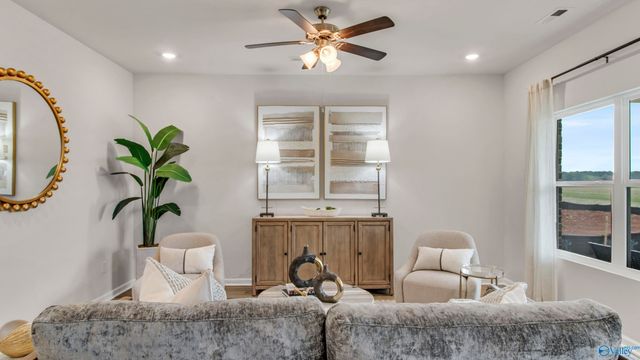 129 Ginhouse Way, Priceville, AL 35603