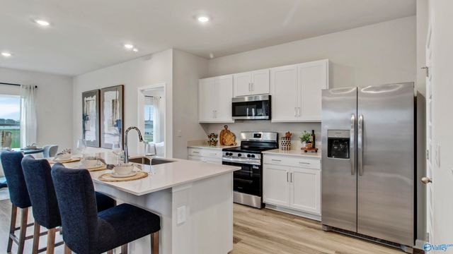129 Ginhouse Way, Priceville, AL 35603