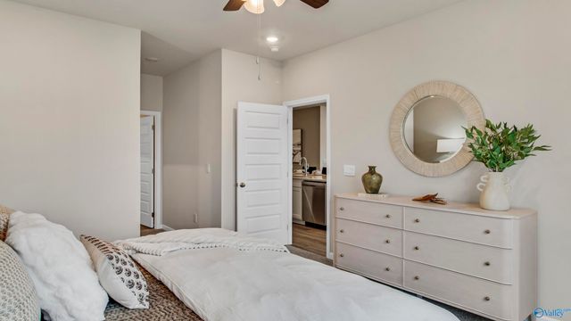 129 Ginhouse Way, Priceville, AL 35603