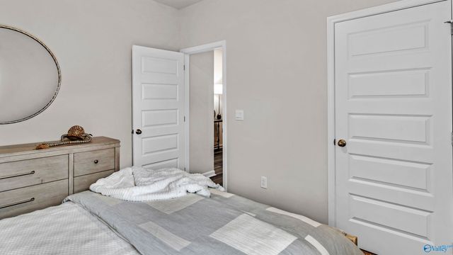 129 Ginhouse Way, Priceville, AL 35603