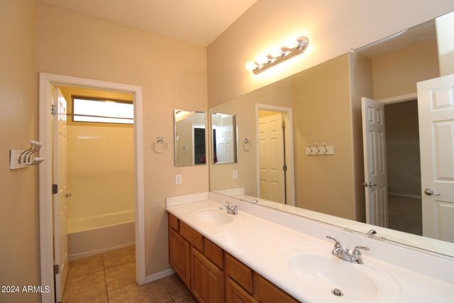 3951 E Ravenswood Drive, Gilbert, AZ 85298