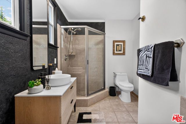 22217 Ybarra Road, Woodland Hills (los Angeles), CA 91364