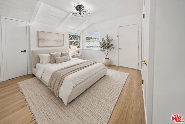 22217 Ybarra Road, Woodland Hills (los Angeles), CA 91364
