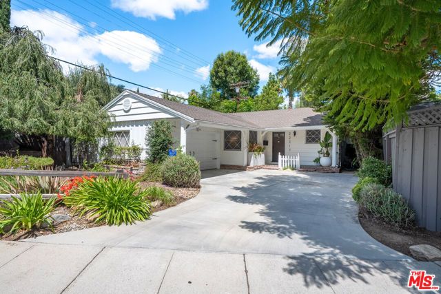 22217 Ybarra Road, Woodland Hills (los Angeles), CA 91364
