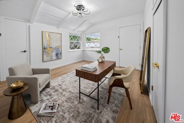 22217 Ybarra Road, Woodland Hills (los Angeles), CA 91364