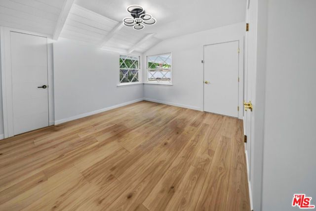 22217 Ybarra Road, Woodland Hills (los Angeles), CA 91364