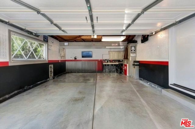 22217 Ybarra Road, Woodland Hills (los Angeles), CA 91364