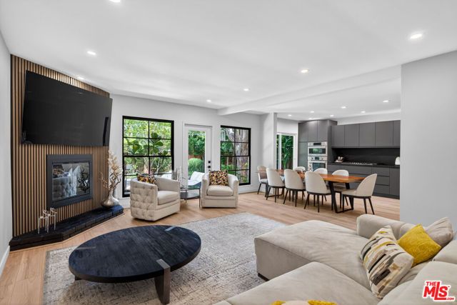 22217 Ybarra Road, Woodland Hills (los Angeles), CA 91364