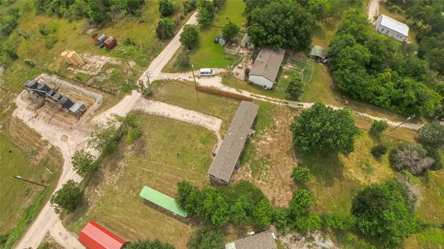 407 SE County Road 3040, Corsicana, TX 75109