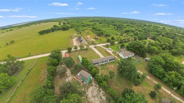 407 SE County Road 3040, Corsicana, TX 75109