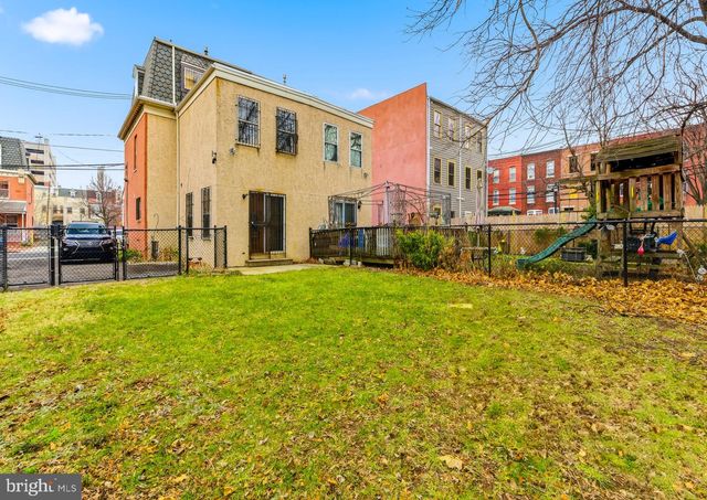 576 WASHINGTON ST, Camden, NJ 08103