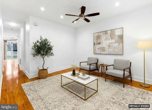 576 WASHINGTON ST, Camden, NJ 08103