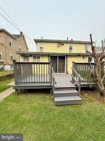 85 WOODLAND AVE, Coatesville, PA 19320