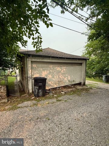 85 WOODLAND AVE, Coatesville, PA 19320
