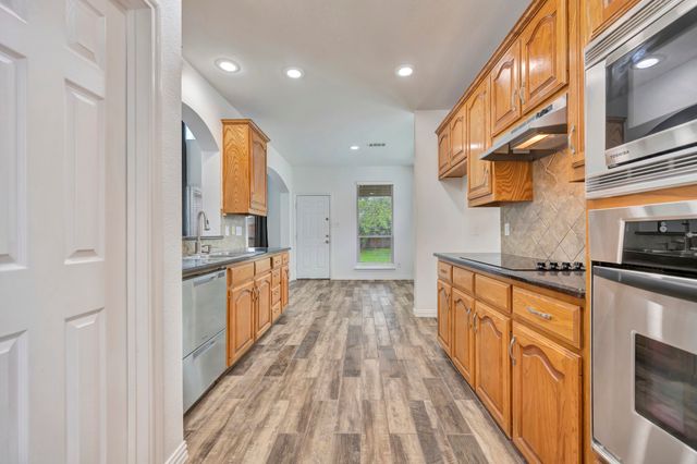 3244 Serpis, Grand Prairie, TX 75054