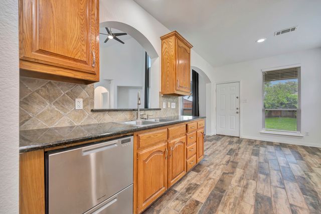 3244 Serpis, Grand Prairie, TX 75054