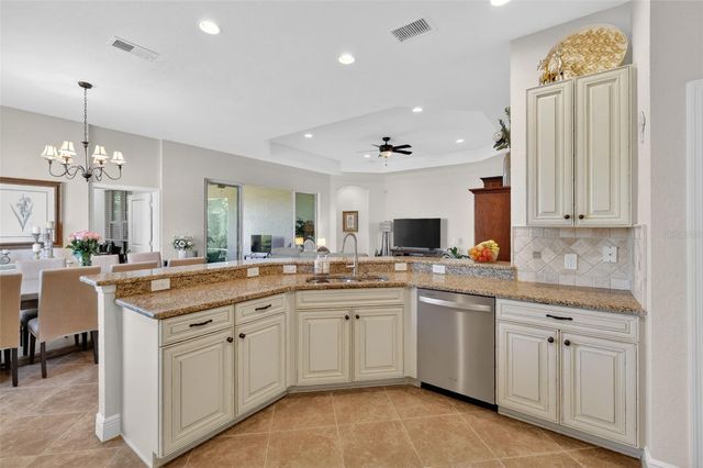 10075 LAKE MIONA WAY, Oxford, FL 34484