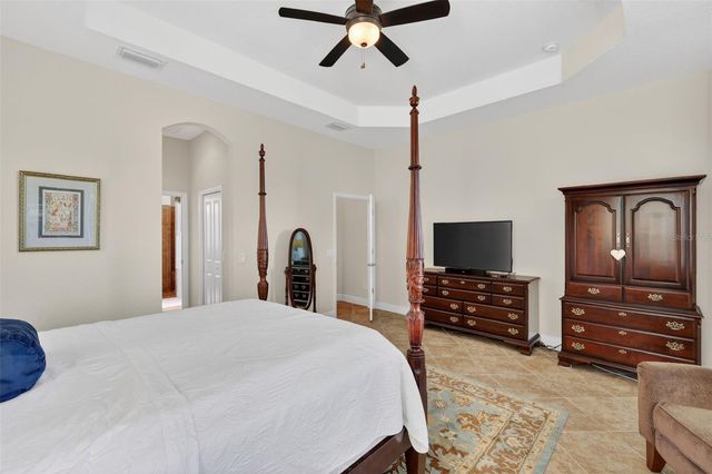 10075 LAKE MIONA WAY, Oxford, FL 34484