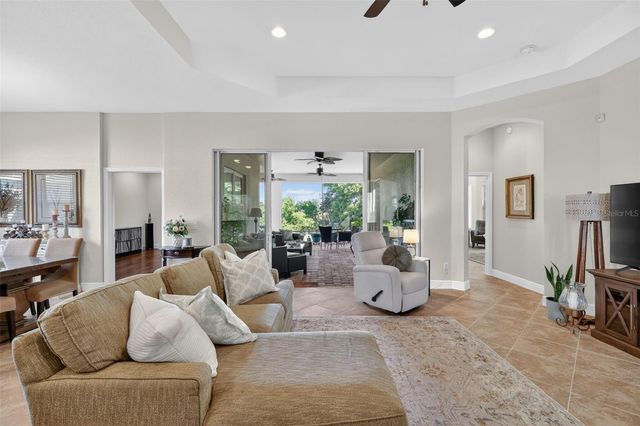 10075 LAKE MIONA WAY, Oxford, FL 34484