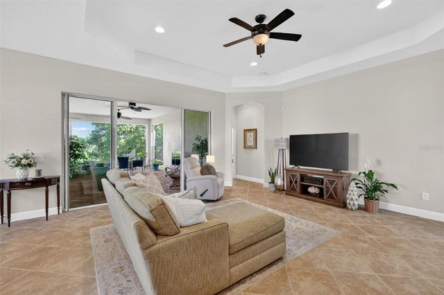 10075 LAKE MIONA WAY, Oxford, FL 34484