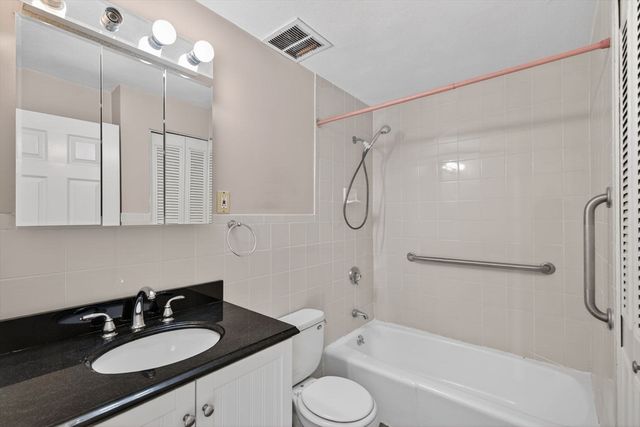 5 Washington St D4, Reading, MA 01867