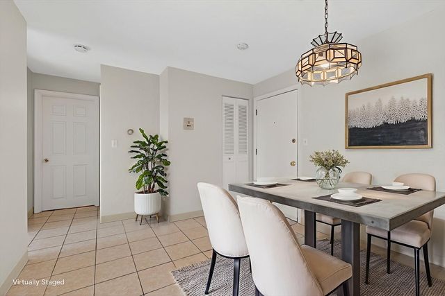 5 Washington St D4, Reading, MA 01867