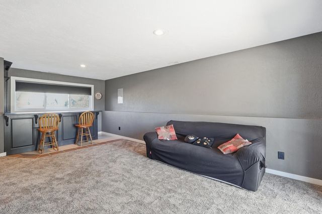 16961 Simpkins Circle SW, Prior Lake, MN 55372