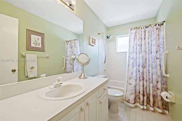 372 NW 45th Terrace, Deerfield Beach, FL 33442