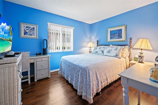 372 NW 45th Terrace, Deerfield Beach, FL 33442