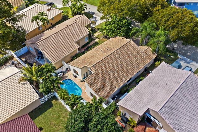 372 NW 45th Terrace, Deerfield Beach, FL 33442