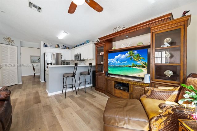 372 NW 45th Terrace, Deerfield Beach, FL 33442