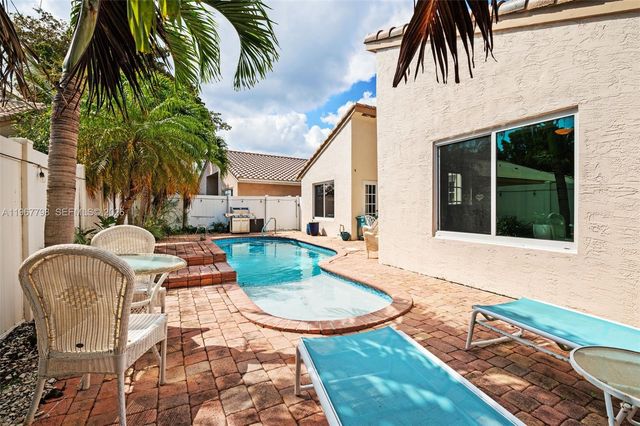 372 NW 45th Terrace, Deerfield Beach, FL 33442
