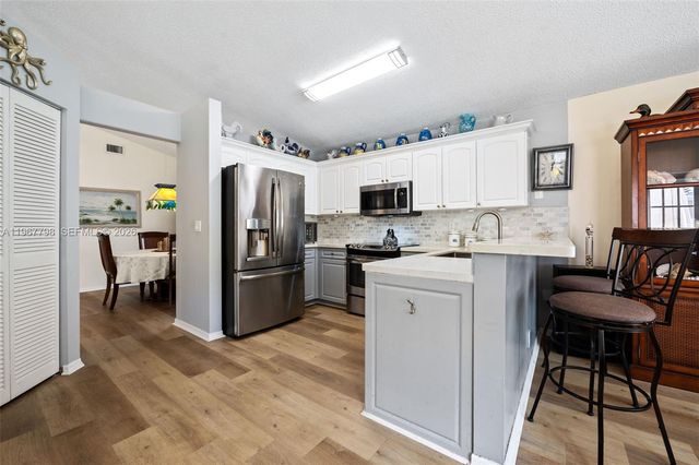 372 NW 45th Terrace, Deerfield Beach, FL 33442