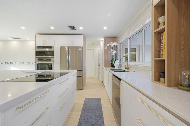 1810 SW 6th Ave, Pompano Beach, FL 33060