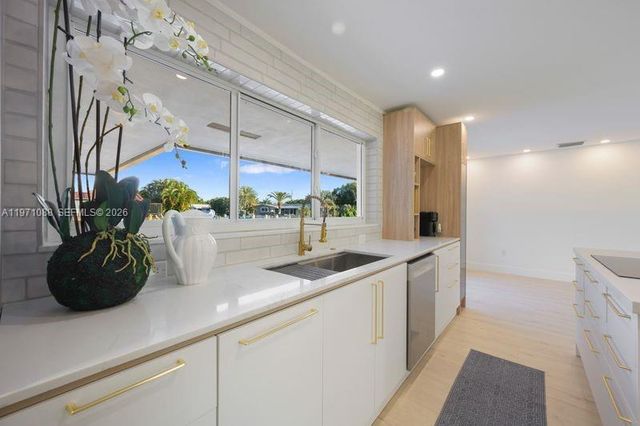 1810 SW 6th Ave, Pompano Beach, FL 33060