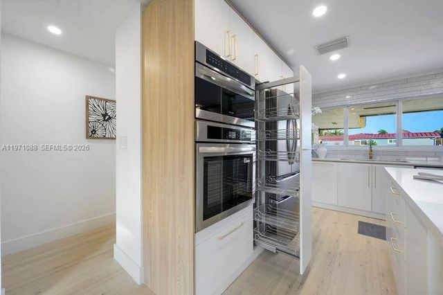 1810 SW 6th Ave, Pompano Beach, FL 33060