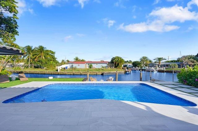 1810 SW 6th Ave, Pompano Beach, FL 33060